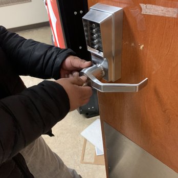 Key Star Locksmith - Mechanical combination lock - Keys & Locksmiths Near Me - Great Neck, New York