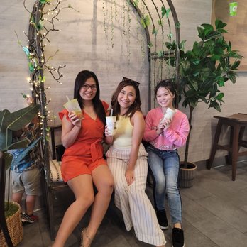 R&B Tea - Walnut - Cute place for selfie. - Coffee & Tea Near Me - Walnut, California R&B Tea - Walnut - Cute place for selfie. - Coffee & Tea Near Me - Walnut, California