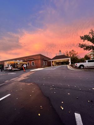 Zeeyum Kitchen by null