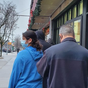 Il Fornaretto Bakery - 7:45 am line for xmas bread at 8 am - Bakeries Near Me - Brooklyn, New York Il Fornaretto Bakery - 7:45 am line for xmas bread at 8 am - Bakeries Near Me - Brooklyn, New York