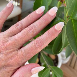 TRENDY NAIL BAR