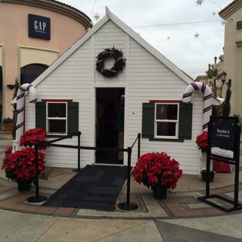 Carlsbad Premium Outlets - It's beginning to look a lot like Christmas. - Shopping Centers Near Me - Carlsbad, California Carlsbad Premium Outlets - It's beginning to look a lot like Christmas. - Shopping Centers Near Me - Carlsbad, California