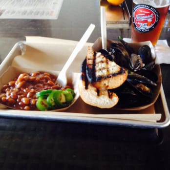 Parts&Labor - Mussels and chipotle-bourbon baked beans - Vegan Near Me - Durham, North Carolina Parts&Labor - Mussels and chipotle-bourbon baked beans - Vegan Near Me - Durham, North Carolina