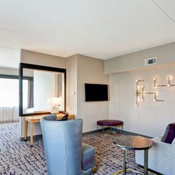 DoubleTree by Hilton Hotel Baton Rouge - Guest room