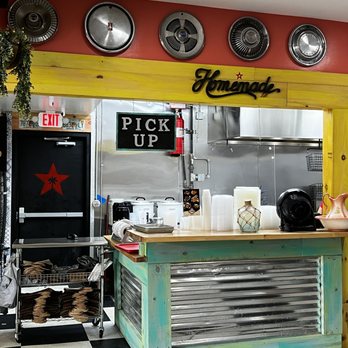D'Cuban Cafe - Pick up counter. - Latin American Near Me - Chamblee, Georgia