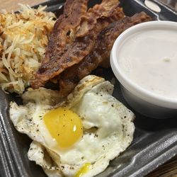The Sunflour Bakery And Eatery - Eggs, hash browns, bacon, biscuit and gravy