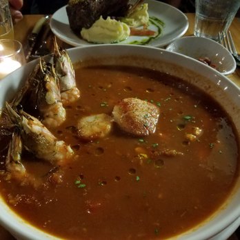Fete - Cioppino - New American Near Me - Honolulu, Hawaii