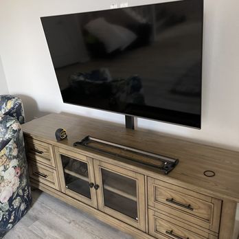 Level15 Moving - Tv stand with tv installation - Movers Near Me - Las Vegas, Nevada
