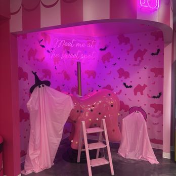 Elite Experience: Gelato Sweetspot - Loved the animal cookies painted! - Yelp Events Near Me - Poway, California
