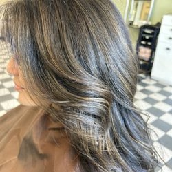 Concept Salon - Color and cut by Ly
