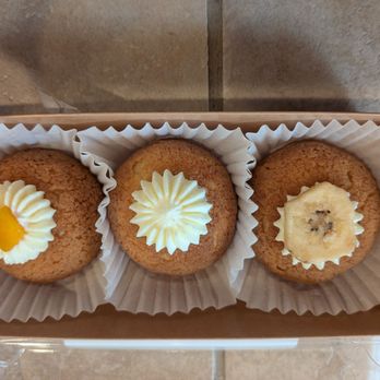 Anh Oi Bake Shop - Bakeries Near Me - Seattle, Washington
