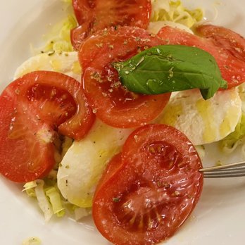 Osteria del Conte - Caprese salad - Italian Near Me - Montepulciano, SI Osteria del Conte - Caprese salad - Italian Near Me - Montepulciano, SI