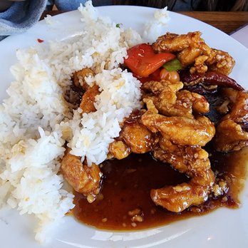 Little Ollie's - General Tso chicken is really good - slight heat - Chinese Near Me - Denver, Colorado Little Ollie's - General Tso chicken is really good - slight heat - Chinese Near Me - Denver, Colorado