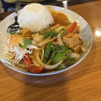Baan Tawan - Basil stir fry lunch special - Sushi Bars Near Me - Tampa, Florida
