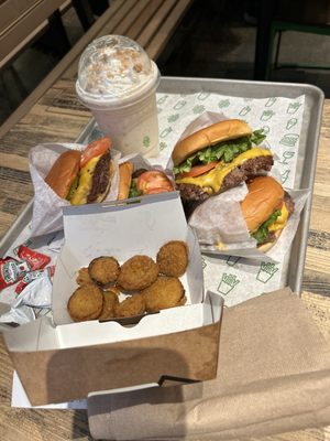 Shake Shack Midtown Village - 12th & Chestnut by null