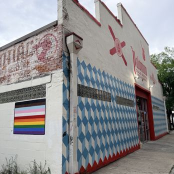 Palomino Pool Hall - Pool Halls Near Me - Gainesville, Florida Palomino Pool Hall - Pool Halls Near Me - Gainesville, Florida