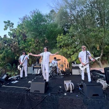 Flashback Heart Attack - Flashback at the LA Zoo - Musicians Near Me