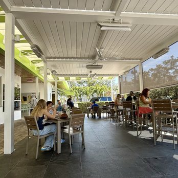 Lake Park Diner - Outdoor dining area had shades - New American Near Me - Naples, Florida Lake Park Diner - Outdoor dining area had shades - New American Near Me - Naples, Florida
