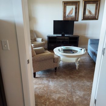Sea Gate Inn - Looking at living area - Hotels Near Me - St Simons Island, Georgia Sea Gate Inn - Looking at living area - Hotels Near Me - St Simons Island, Georgia