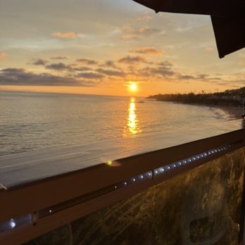 The Deck On Laguna Beach - Sunset is spectacular - New American Near Me - Laguna Beach, California