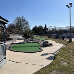 Tee's Golf Center - Miniature golf.