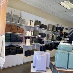 Samsonite Outlet - April 6, 2024 great large selection of beautiful Samsonite luggage