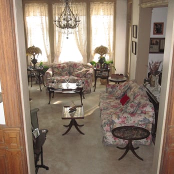 Wilson House Bed and Breakfast - The back parlor on the first floor. - Bed & Breakfast Near Me - Baltimore, Maryland Wilson House Bed and Breakfast - The back parlor on the first floor. - Bed & Breakfast Near Me - Baltimore, Maryland