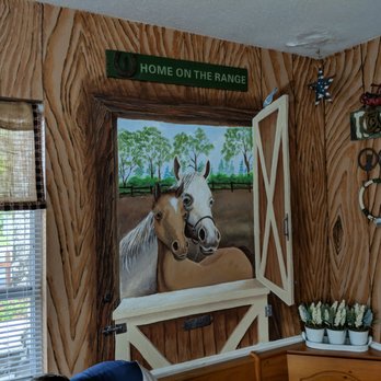 Robin's Country Kitchen - Horse love is everywhere at Robin's - Cafes Near Me - Floral City, Florida Robin's Country Kitchen - Horse love is everywhere at Robin's - Cafes Near Me - Floral City, Florida