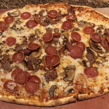 BJ's Restaurant & Brewhouse - Tavern Cut Pizza - Pizza Near Me - Redmond, Washington