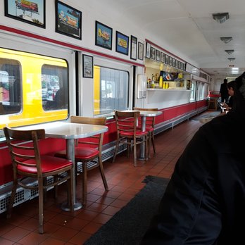 Carney's Restaurant - inside - Burgers Near Me - Los Angeles, California