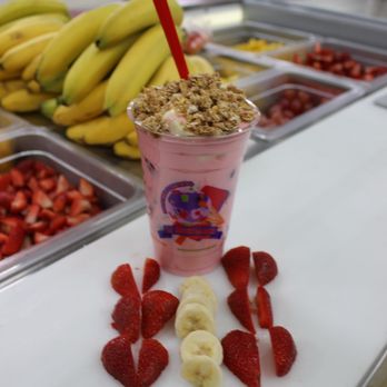 La Michoacana Premium - Strawberry Yogurt Parfait - Ice Cream & Frozen Yogurt Near Me - Addison, Illinois