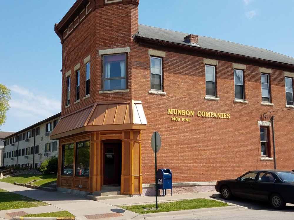 MUNSON REALTY Updated October 2024 1400 Pine St, La Crosse