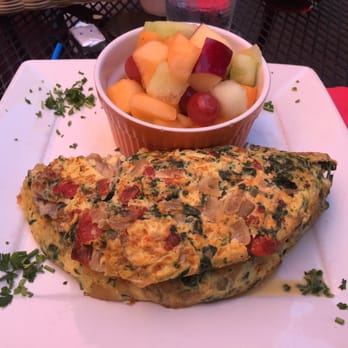 Cafe Laurent - La veggie omelette - French Near Me - Mar Vista, California Cafe Laurent - La veggie omelette - French Near Me - Mar Vista, California
