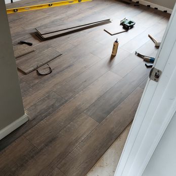 Dragan's Home Services - a hardwood floor being installed - Flooring Near Me Dragan's Home Services - a hardwood floor being installed - Flooring Near Me