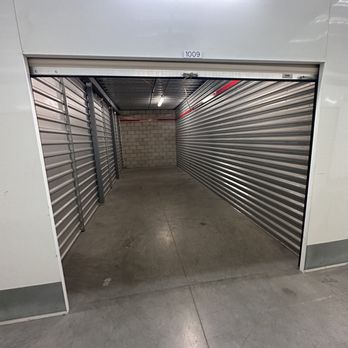 Prime Moving - Storage unit before and after. - Movers Near Me - Glendale, California