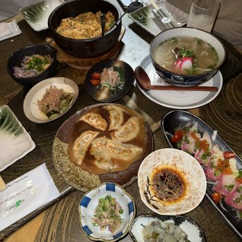 Izakaya Naru - spread - Izakaya Near Me - Honolulu, Hawaii