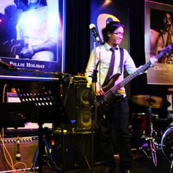 Peel Fresco Music Lounge - On a quiet Tuesday open jam night.