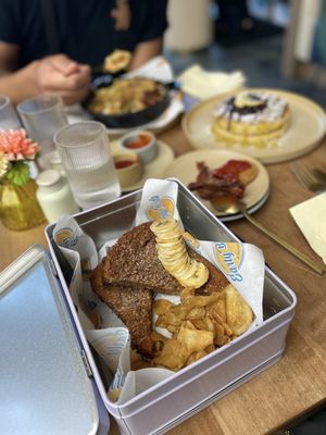 Early Birds - A Breakfast Spot by null
