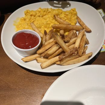 Olive Garden Italian Restaurant - Kids, mac & cheese, and fries - Italian Near Me - Frederick, Maryland Olive Garden Italian Restaurant - Kids, mac & cheese, and fries - Italian Near Me - Frederick, Maryland