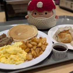 Seven Tents Pavillion - Breakfast food :D