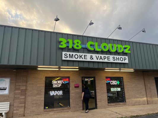 318 Cloudz Smoke & Vape