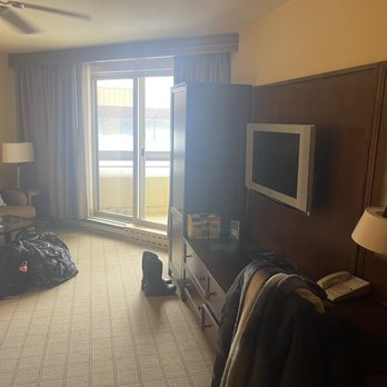 Elevation Hotel & Spa - Huge room (outdated TVs) - Hotels Near Me - Crested Butte, Colorado Elevation Hotel & Spa - Huge room (outdated TVs) - Hotels Near Me - Crested Butte, Colorado