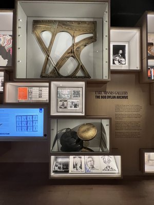 Bob Dylan Center by null