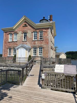 Saugerties Lighthouse by null