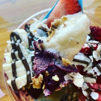 Playa Bowls - Nutella bowl w  1/2 acai and  1/2 banana base - Juice Bars & Smoothies Near Me - Queen Creek, Arizona