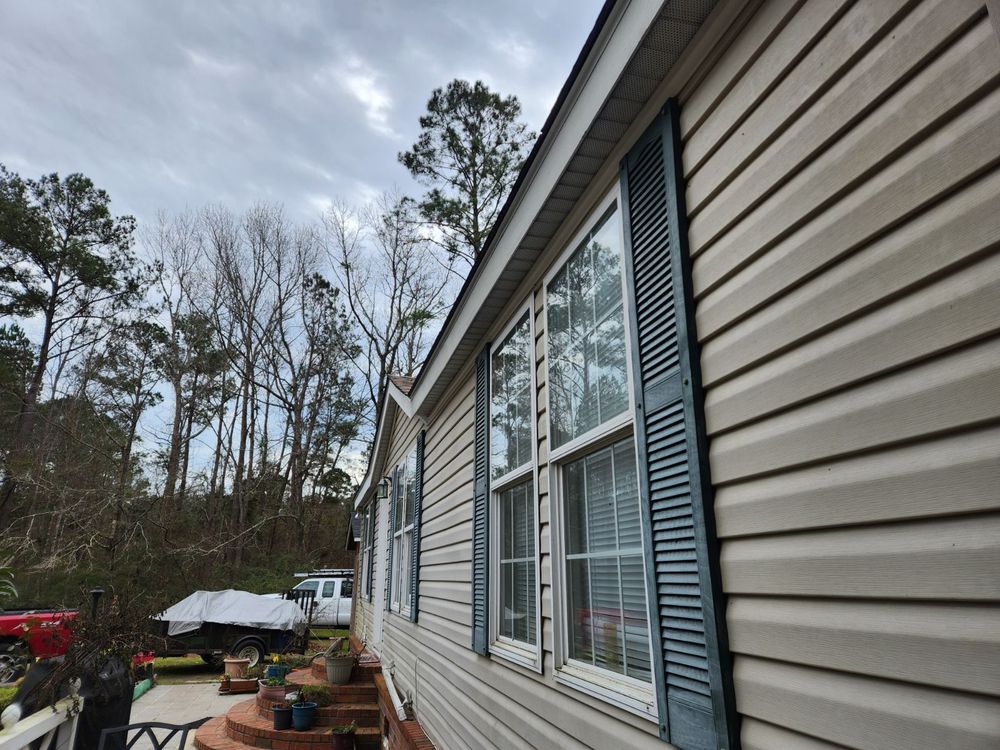 Slide of Donnie Long Roofing