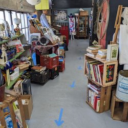Vintage Treasures Antique Mall & Flea Emporium