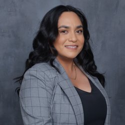 Farmers Insurance - Flor Rosales