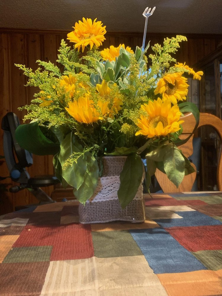 TROY FLOWER & GIFT SHOP Updated October 2024 120 Byrd St, Troy