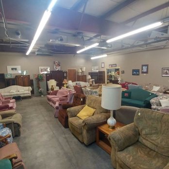 Backyard Bargains - Even have cheap furniture - Thrift Stores Near Me - Anderson, Indiana